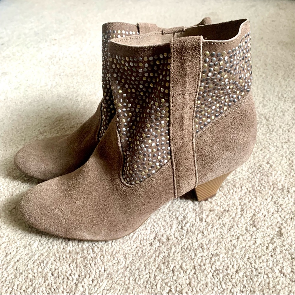 American Eagle suede booties - worn only a few times - sand/grayish color